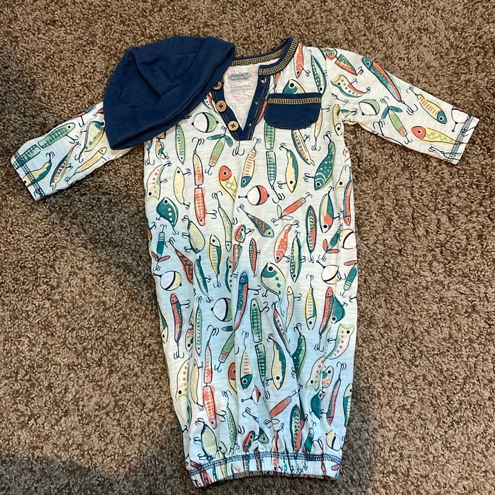 Mudpie 0-3 months fishing nightgown with hat